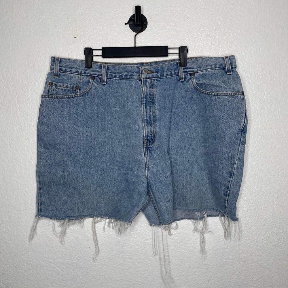 Levis 550 Vintage Relaxed Fit Light Wash Denim Cutoff Shorts Mens 40 Raw Hem